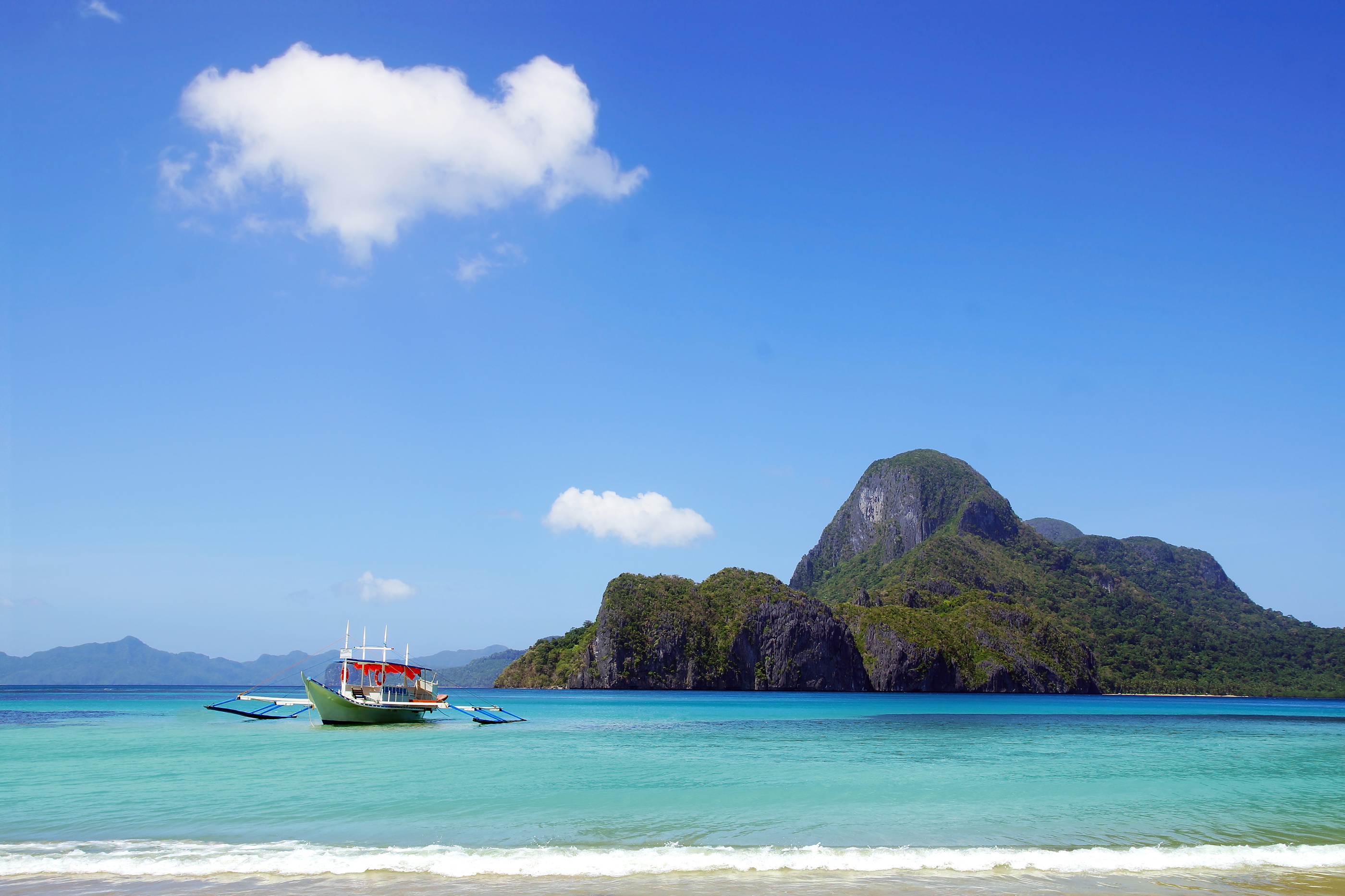 The stunning coastline of the Philippines